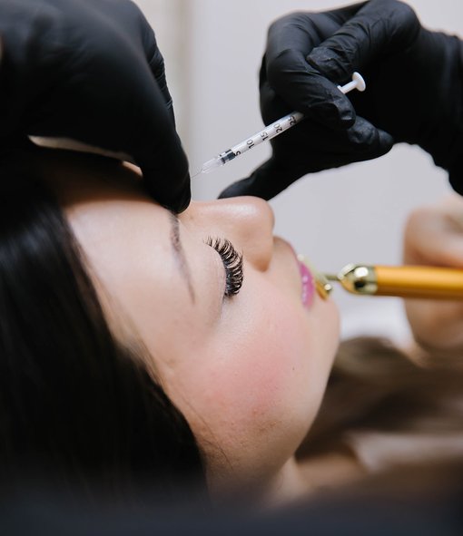 Brow injectable with needle